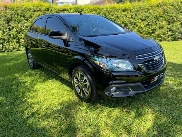 CHEVROLET - ONIX - 2016/2016 - Preta - Sob Consulta