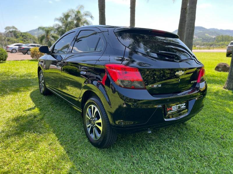 CHEVROLET - ONIX - 2016/2016 - Preta - Sob Consulta