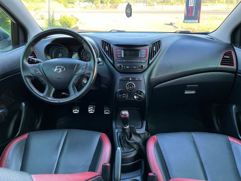 HYUNDAI - HB20 - 2016/2017 - Branca - Sob Consulta