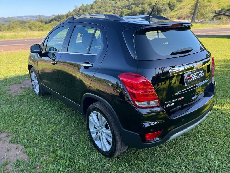 CHEVROLET - TRACKER - 2017/2018 - Preta - Sob Consulta