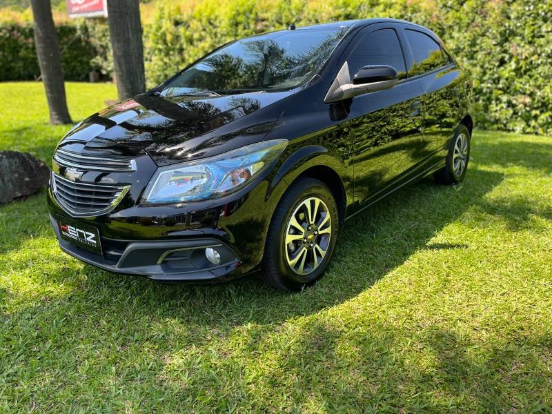CHEVROLET - ONIX - 2016/2016 - Preta - Sob Consulta