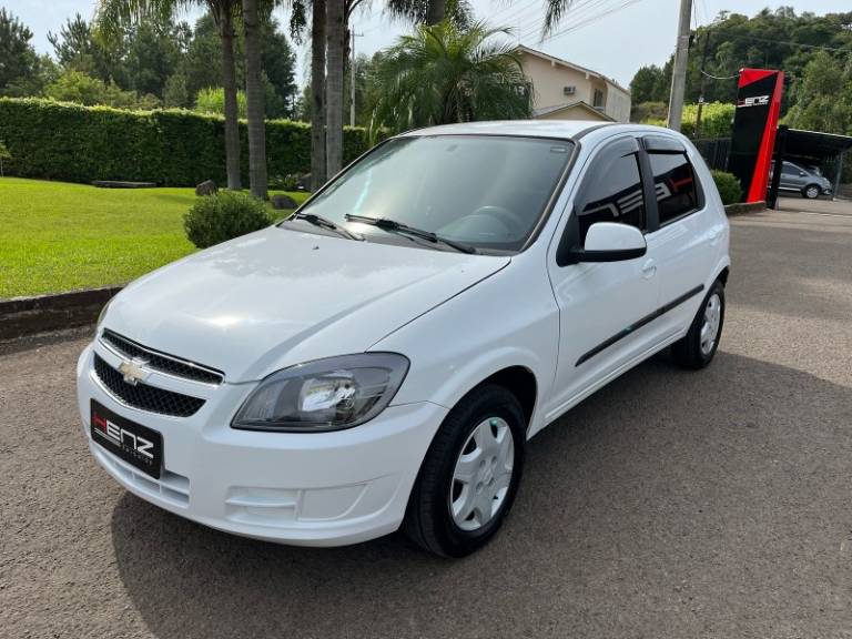 CHEVROLET - CELTA - 2014/2015 - Branca - Sob Consulta