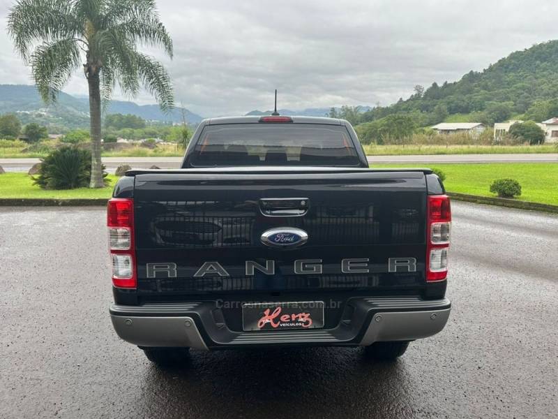 FORD - RANGER - 2021/2022 - Preta - Sob Consulta