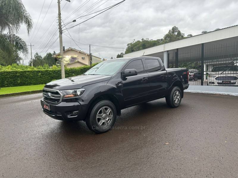 FORD - RANGER - 2021/2022 - Preta - R$ 185.900,00