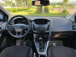 FORD - FOCUS - 2017/2018 - Branca - Sob Consulta