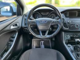 FORD - FOCUS - 2017/2018 - Branca - Sob Consulta