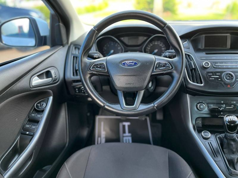 FORD - FOCUS - 2017/2018 - Branca - Sob Consulta