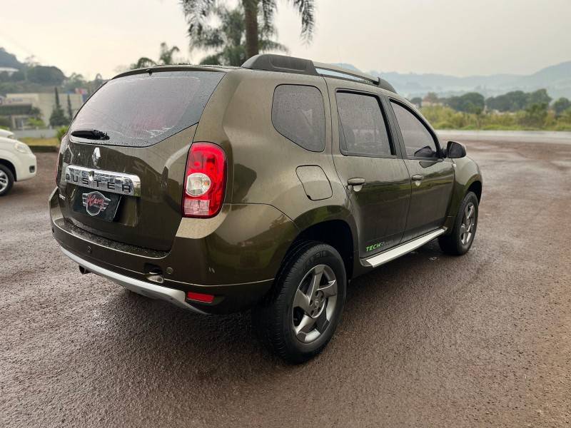RENAULT - DUSTER - 2013/2014 - Verde - Sob Consulta