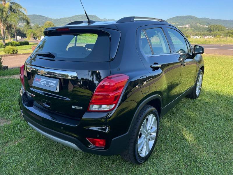 CHEVROLET - TRACKER - 2017/2018 - Preta - Sob Consulta
