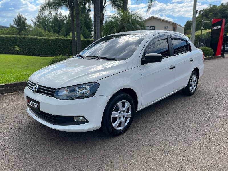 VOLKSWAGEN - VOYAGE - 2014/2015 - Branca - Sob Consulta