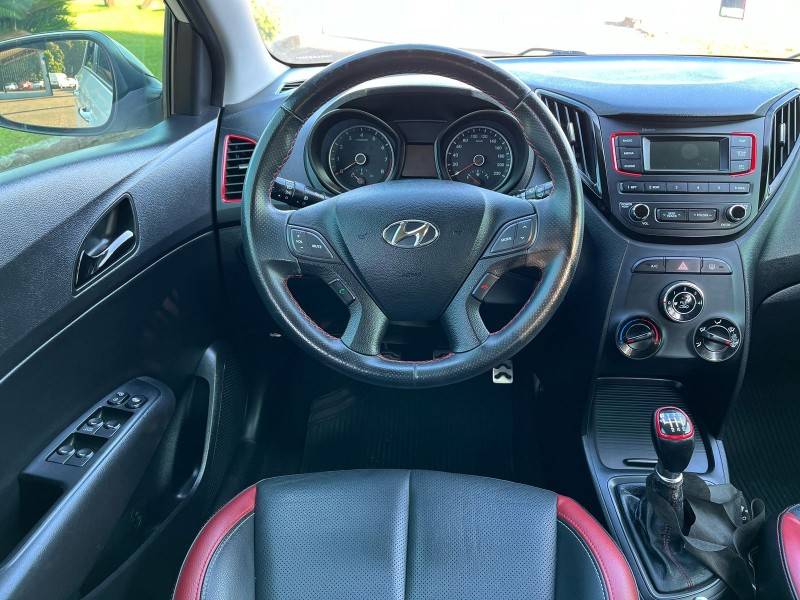 HYUNDAI - HB20 - 2016/2017 - Branca - Sob Consulta