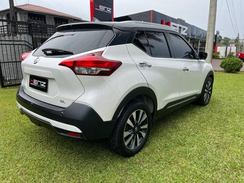 NISSAN - KICKS - 2020/2021 - Branca - Sob Consulta