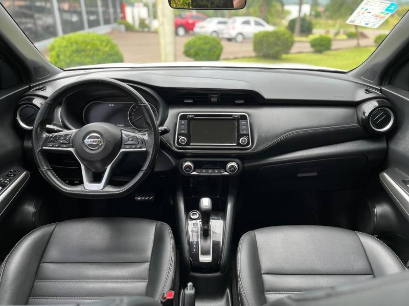 NISSAN - KICKS - 2020/2021 - Branca - Sob Consulta