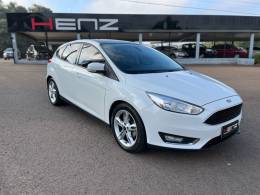 FORD - FOCUS - 2017/2018 - Branca - Sob Consulta